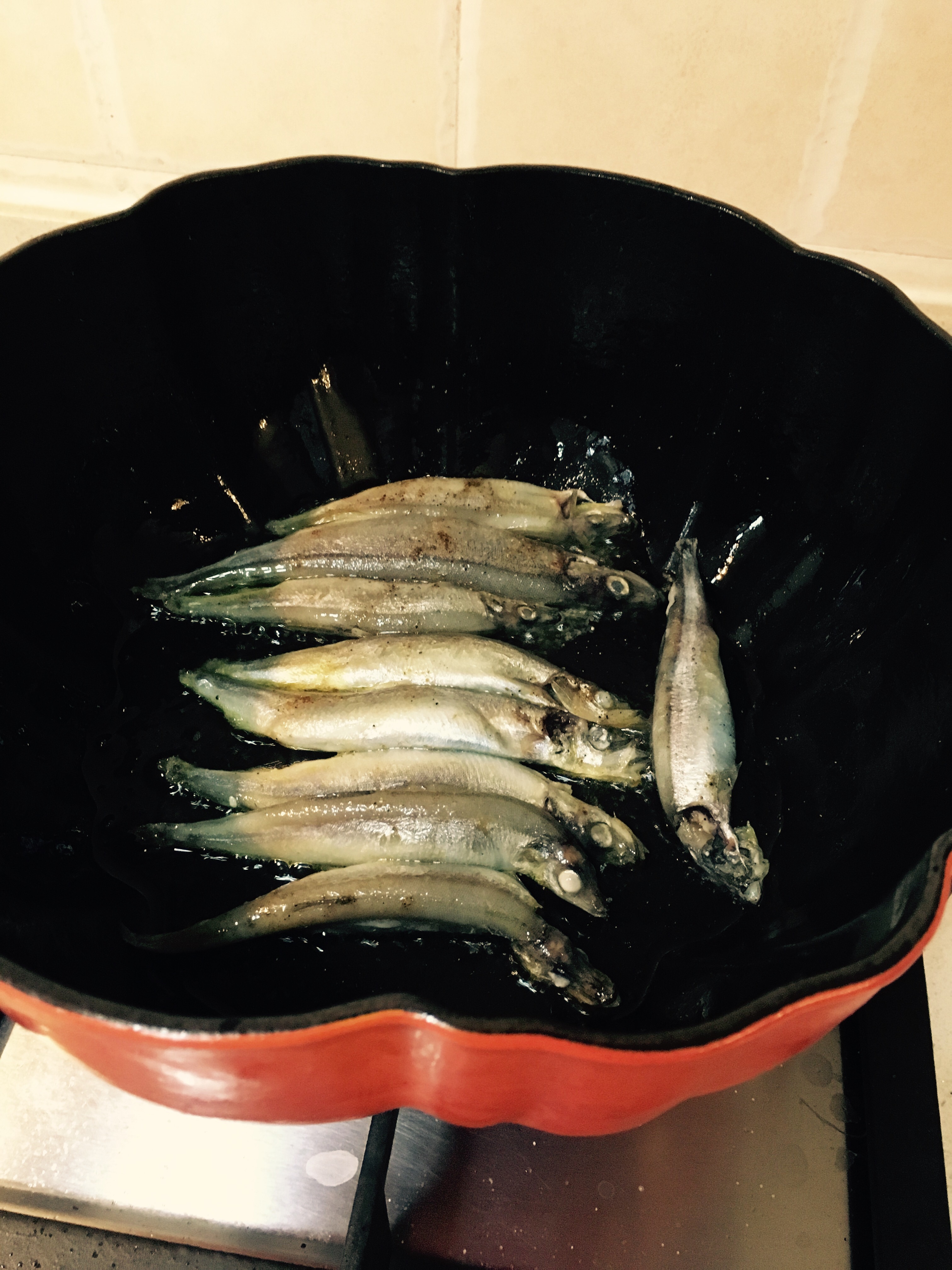 西芹炒多籽鱼的做法 步骤3