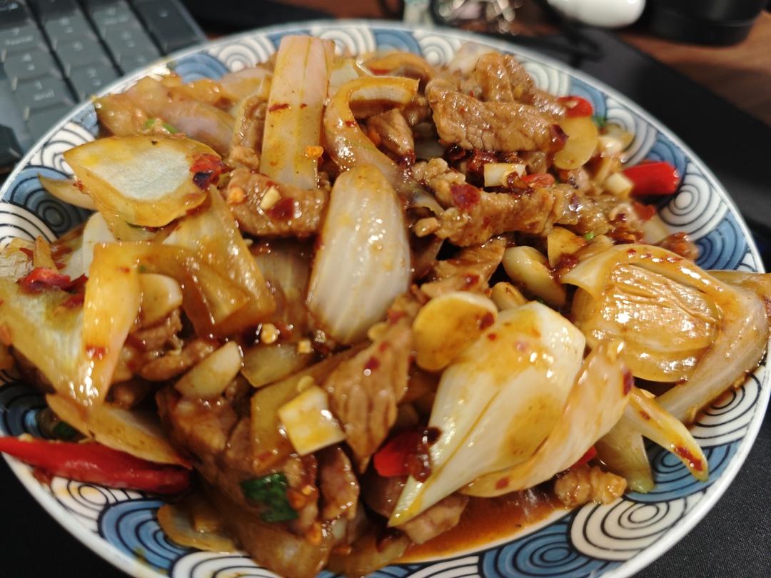 色香味俱全的洋葱炒肉