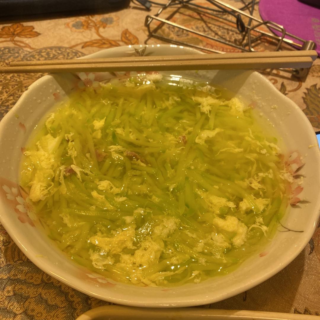 清凉一夏清热解暑减脂快手菜：西葫芦蛋花汤