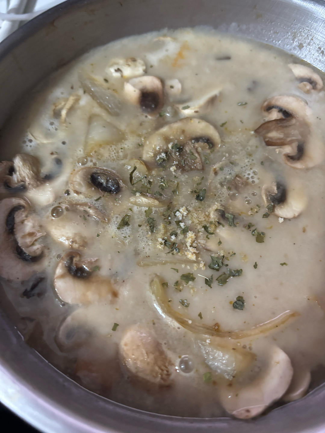 奶油蘑菇浓汤（在家也能喝的美味浓汤）