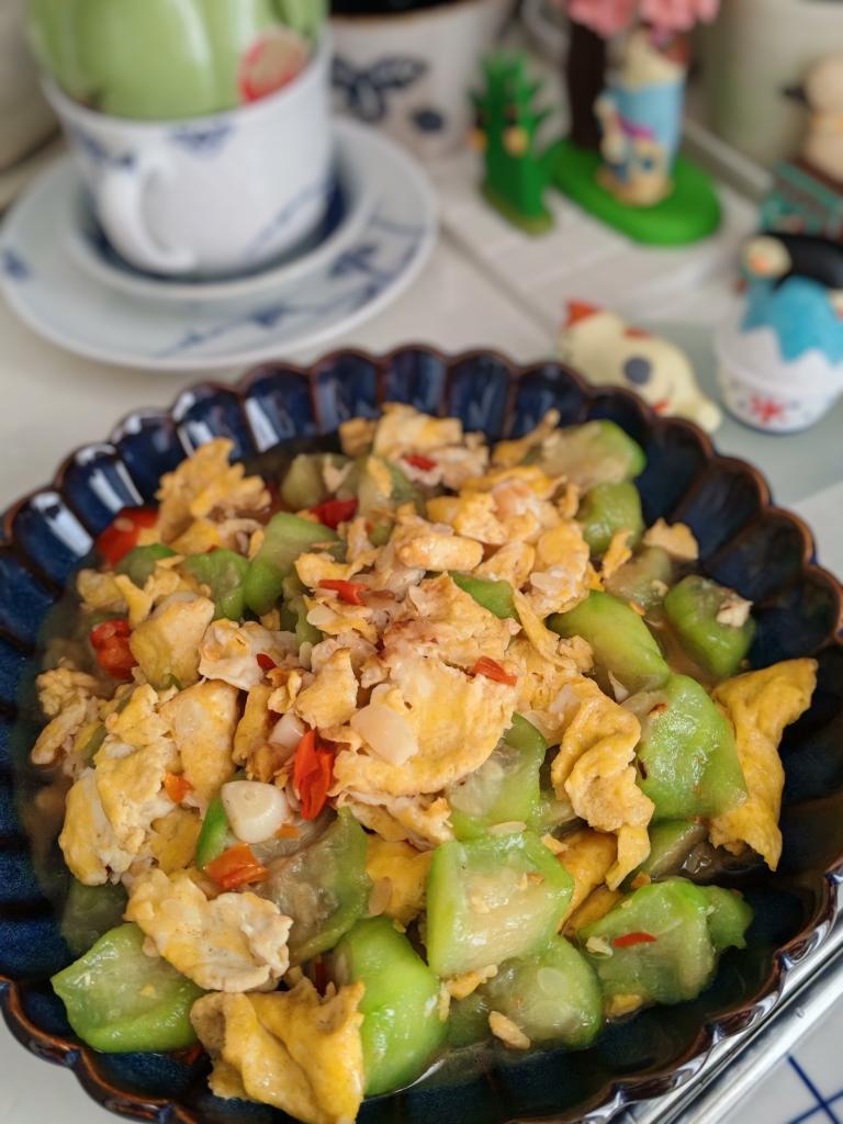 丝瓜剁椒炒蛋｜不出水不发黑的丝瓜家常小炒