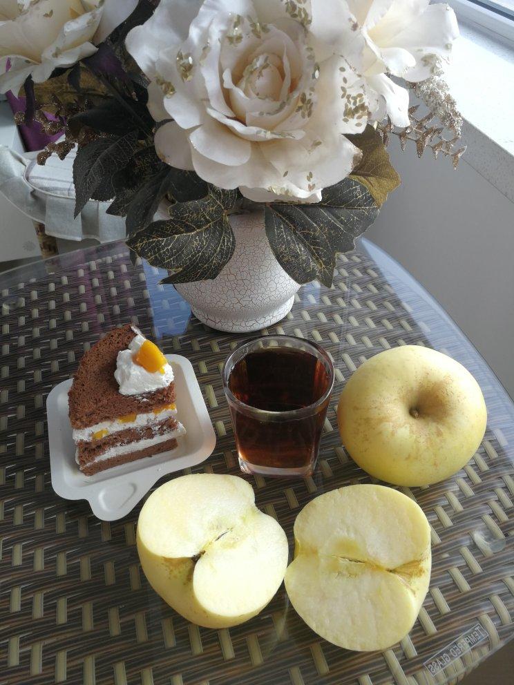 6寸戚风巧克力草莓裸蛋糕