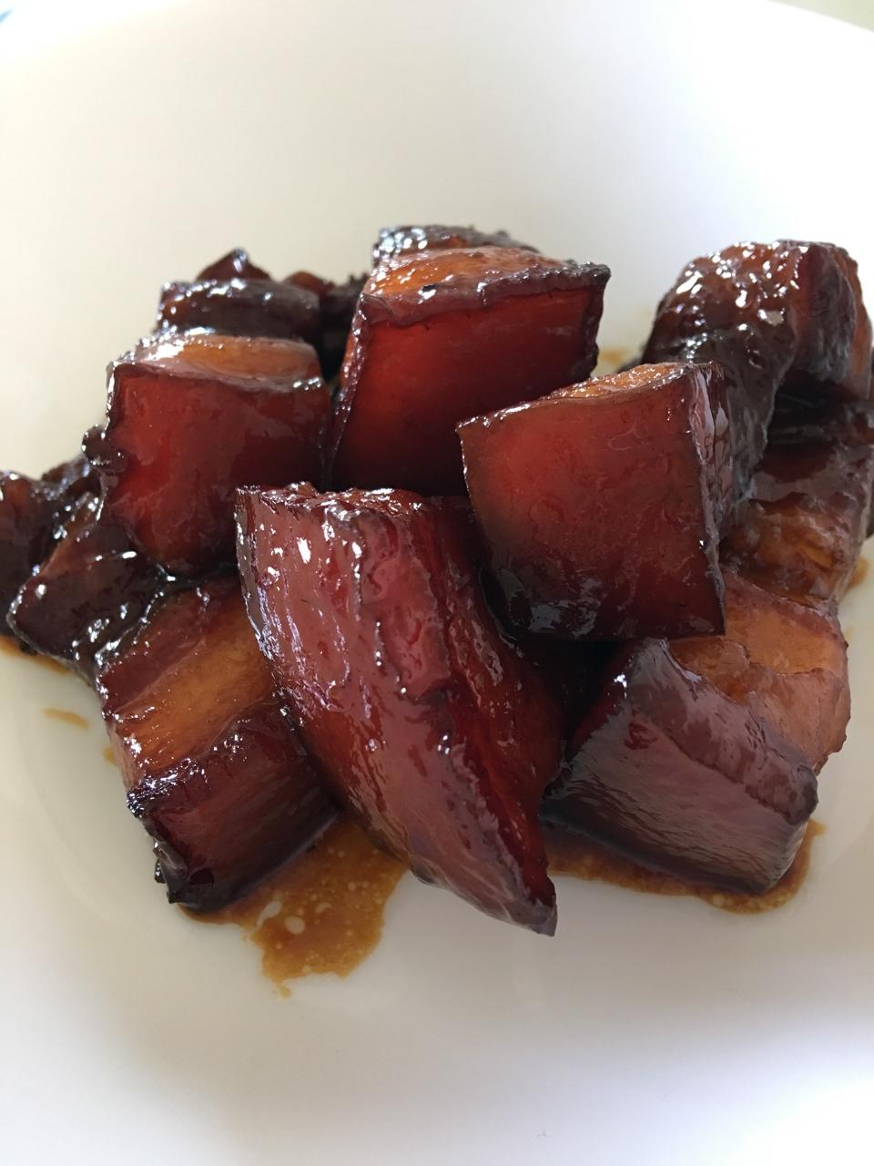 吃着碗里望着锅里的红烧肉