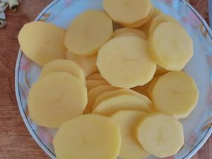 川香干锅土豆片的做法 步骤1