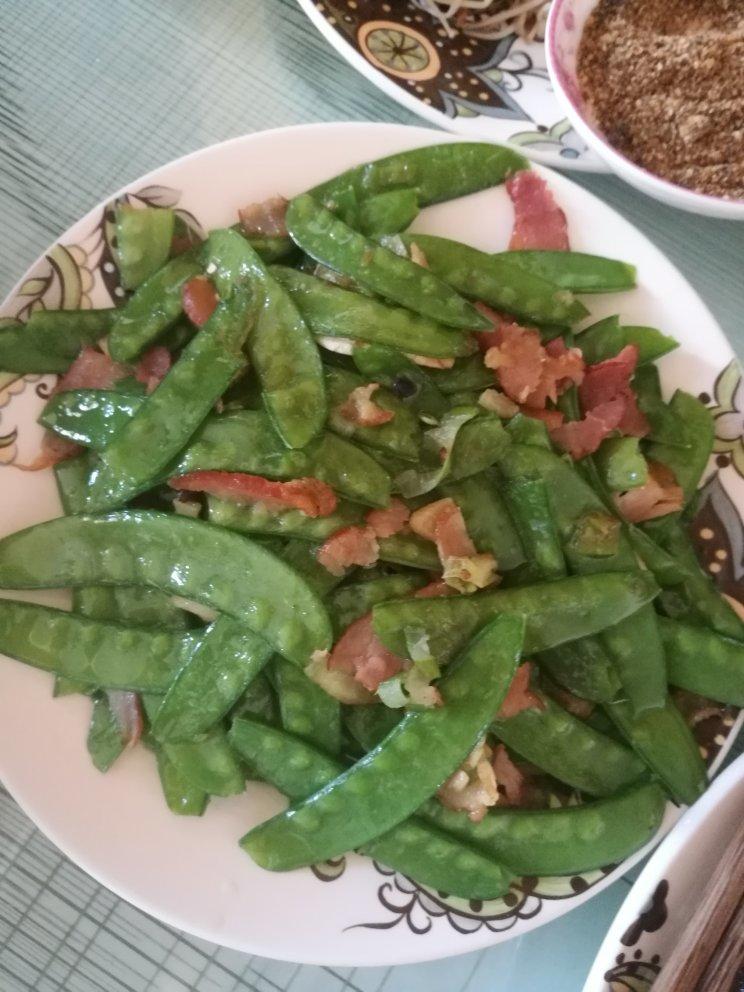 腊肠炒荷兰豆
