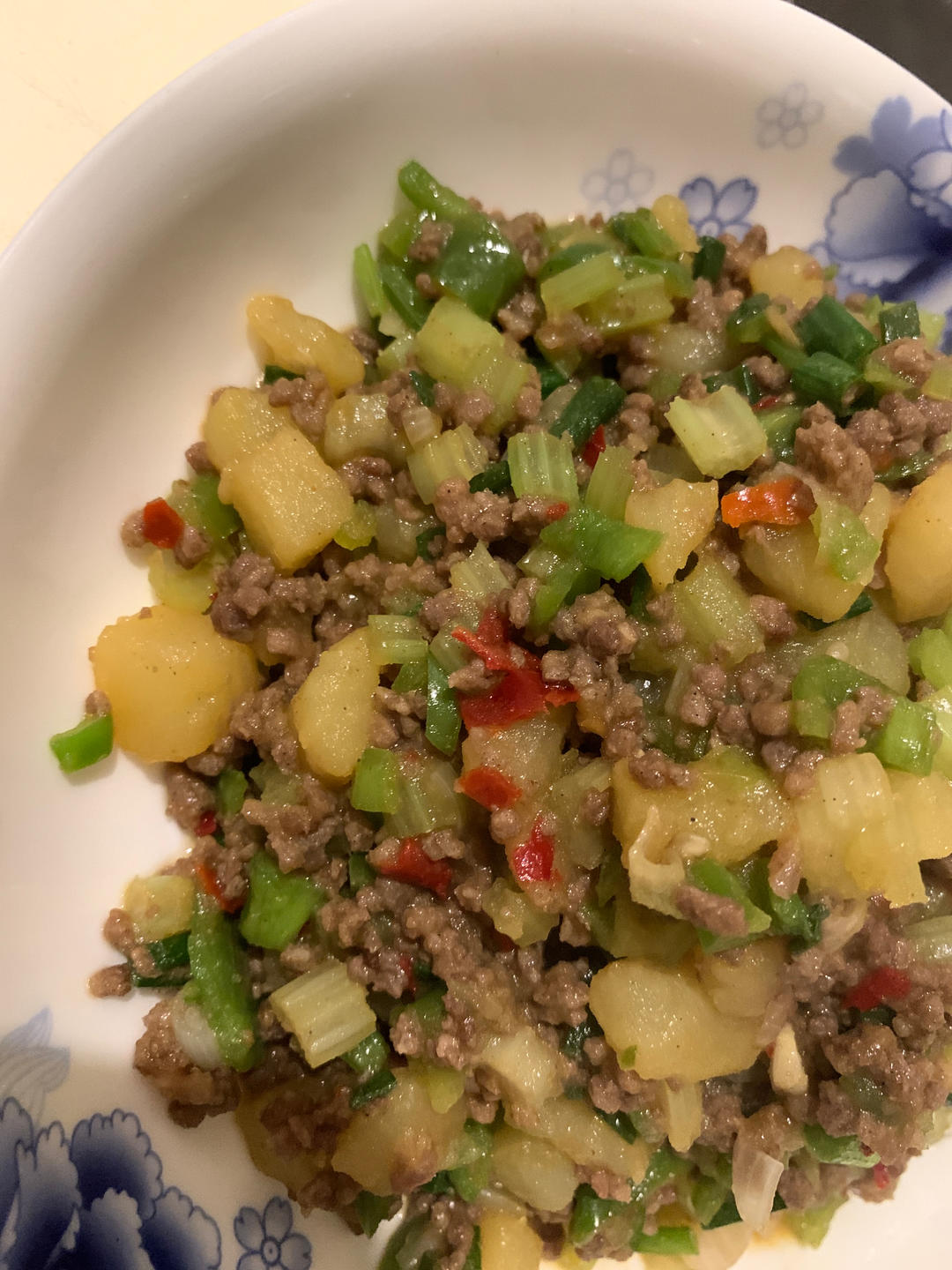 【多汁麻辣牛肉末烧土豆】-15分钟搞定的下饭菜