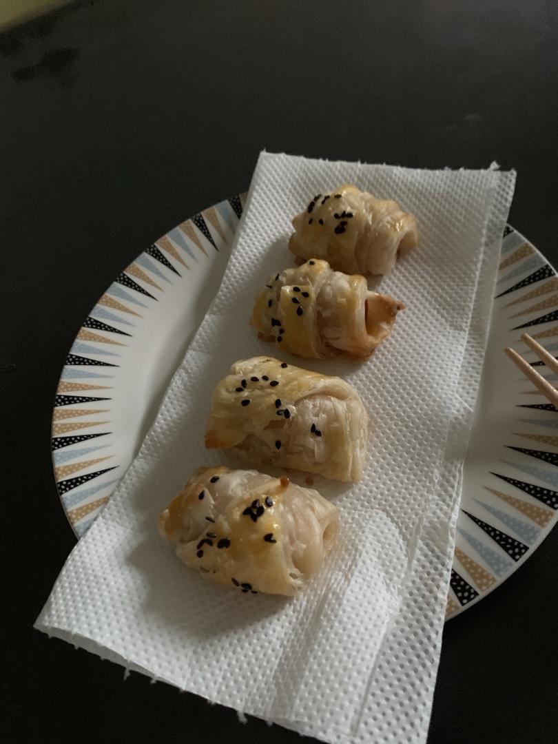 香肠酥皮卷：手抓饼皮还能这样吃，不用和面快速搞定早餐