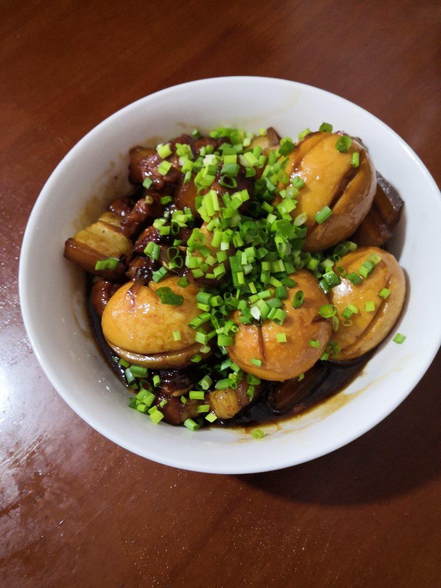 加了鹌鹑蛋后，这盘红烧肉，美味的逆天啦——鹌鹑蛋烧肉（孔瑶食谱）