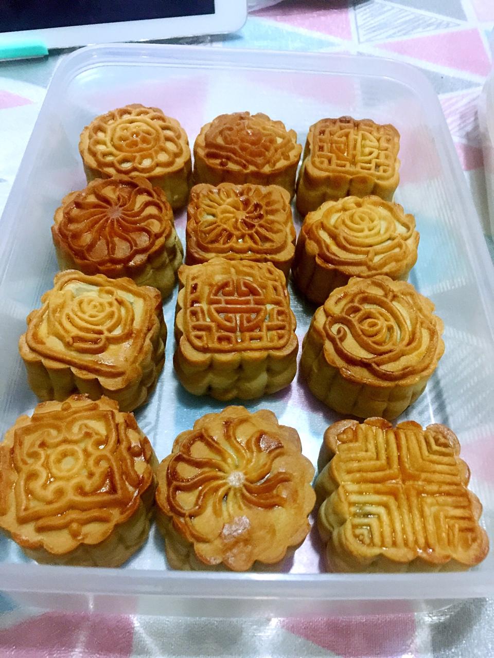 广式月饼—蛋黄莲蓉月饼