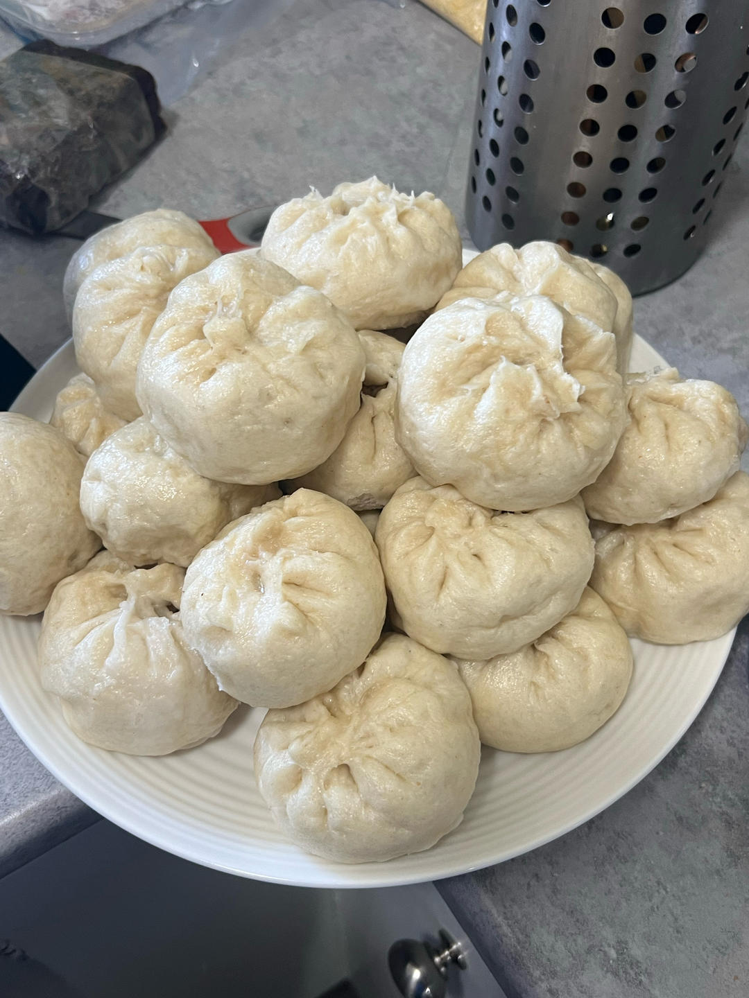 东北酸菜猪肉馅大包子
