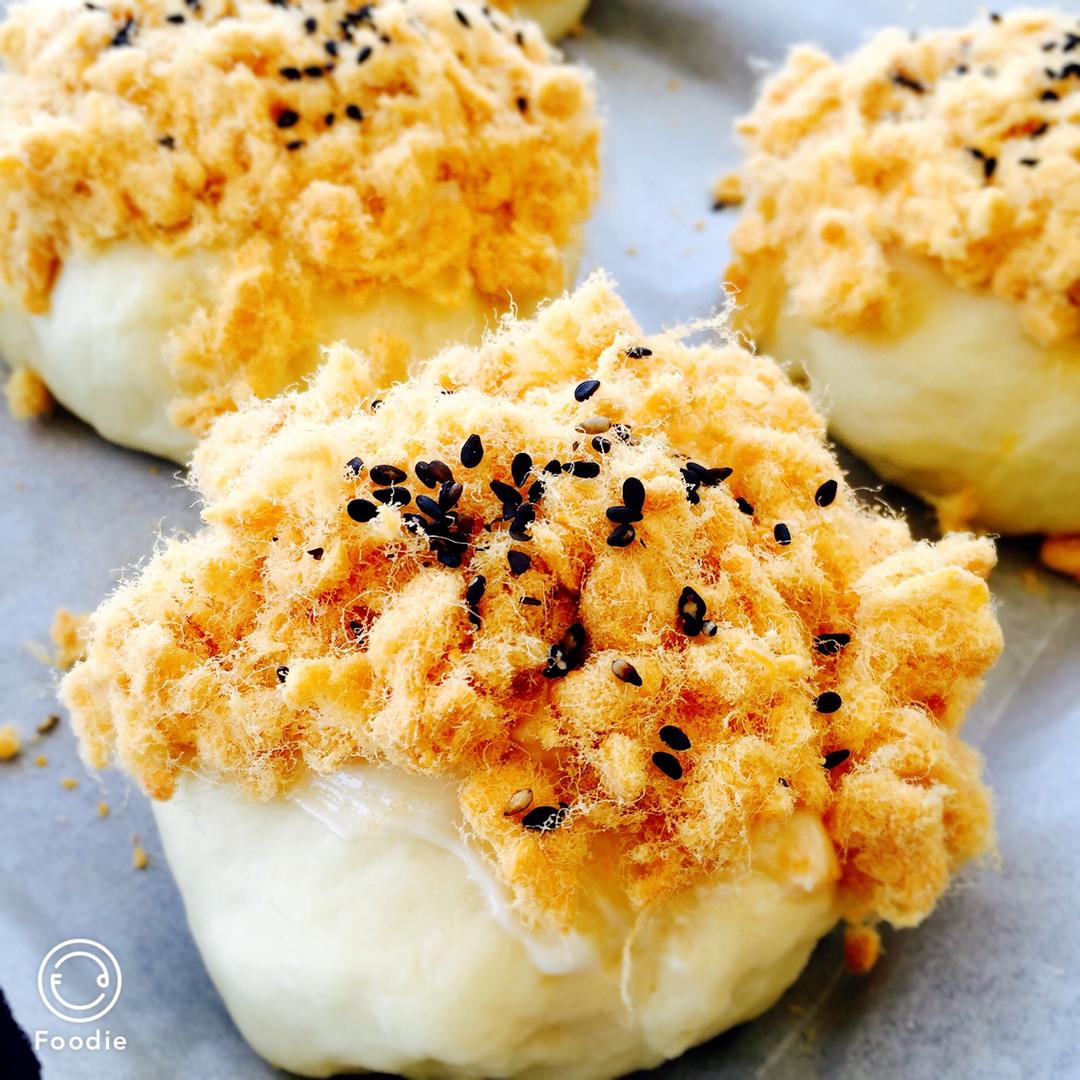 里松外松肉松面包