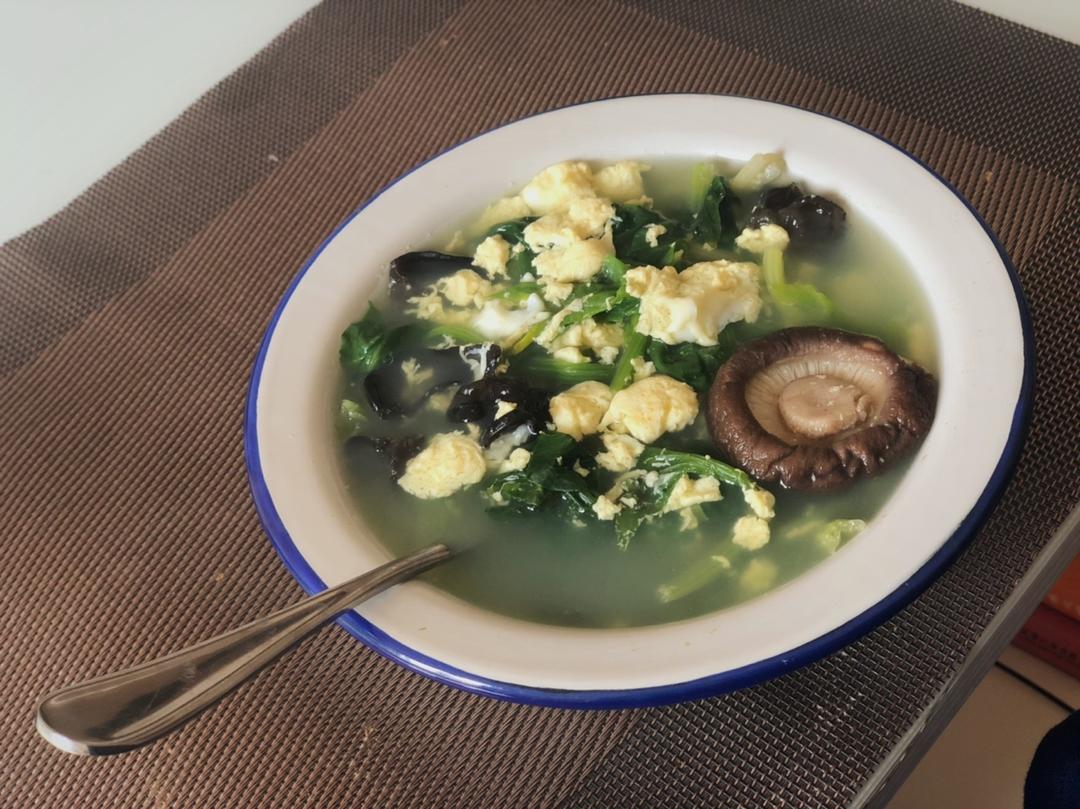 菠菜鸡蛋汤