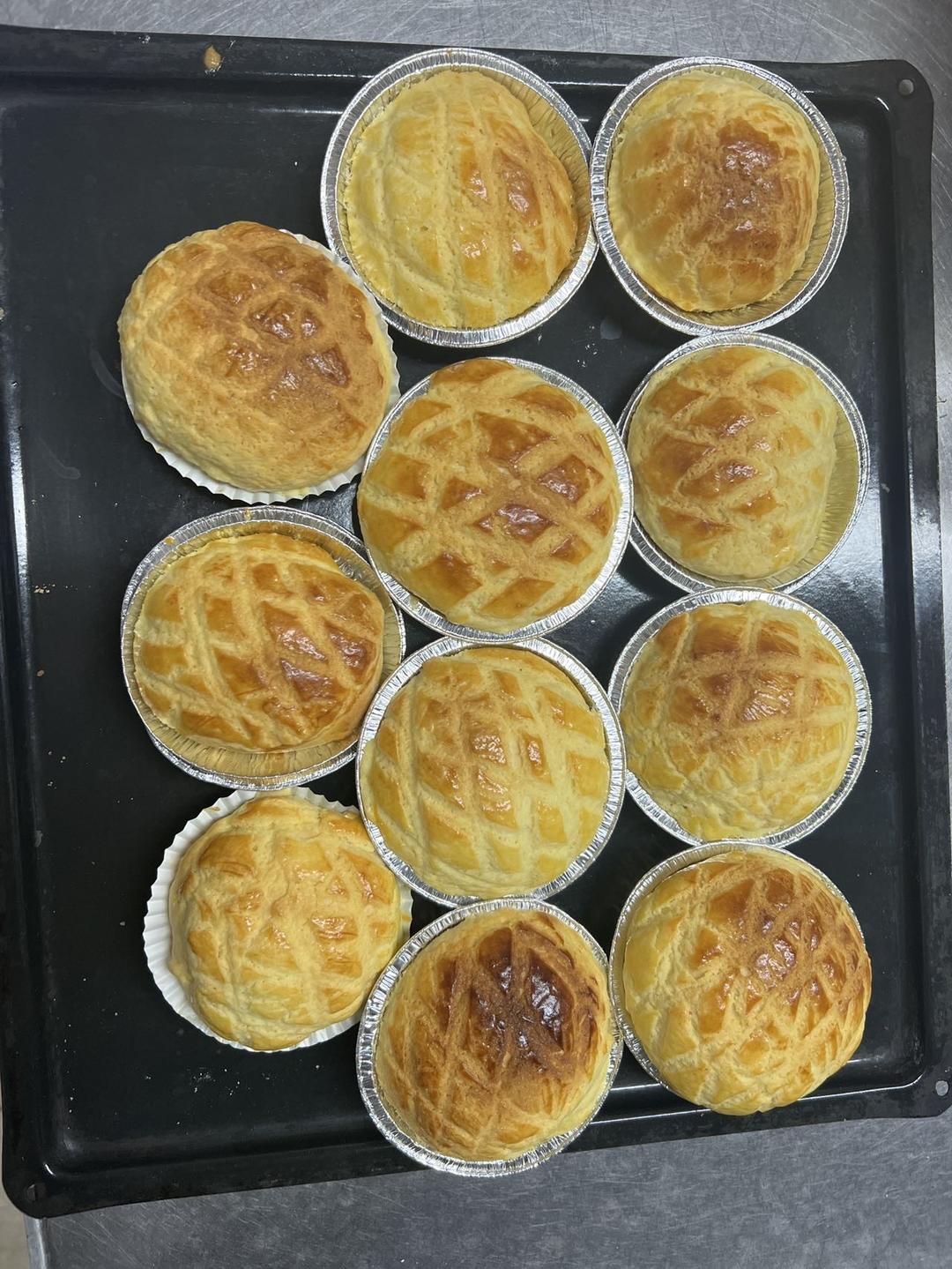 好吃到炸裂的港式菠萝包（附带制作酥皮的小视频）