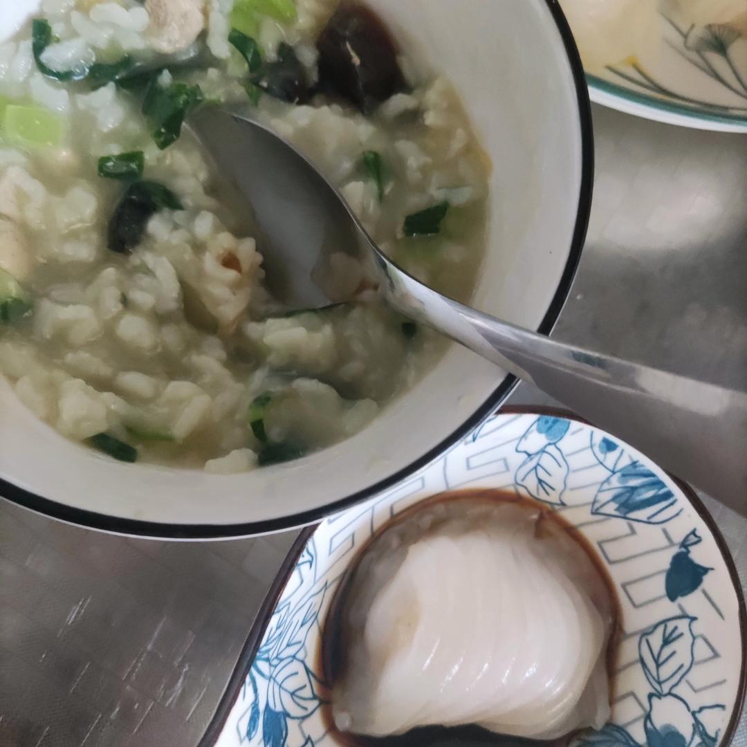 妈妈👩教我做的皮蛋瘦肉粥🥣简单快捷美味😋