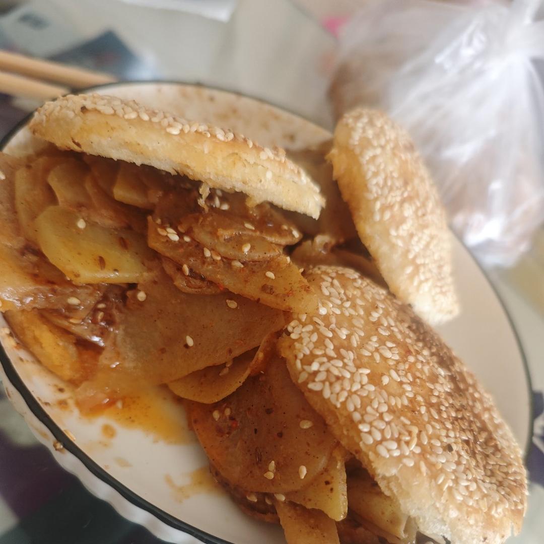 西安人最爱的土豆片夹馍