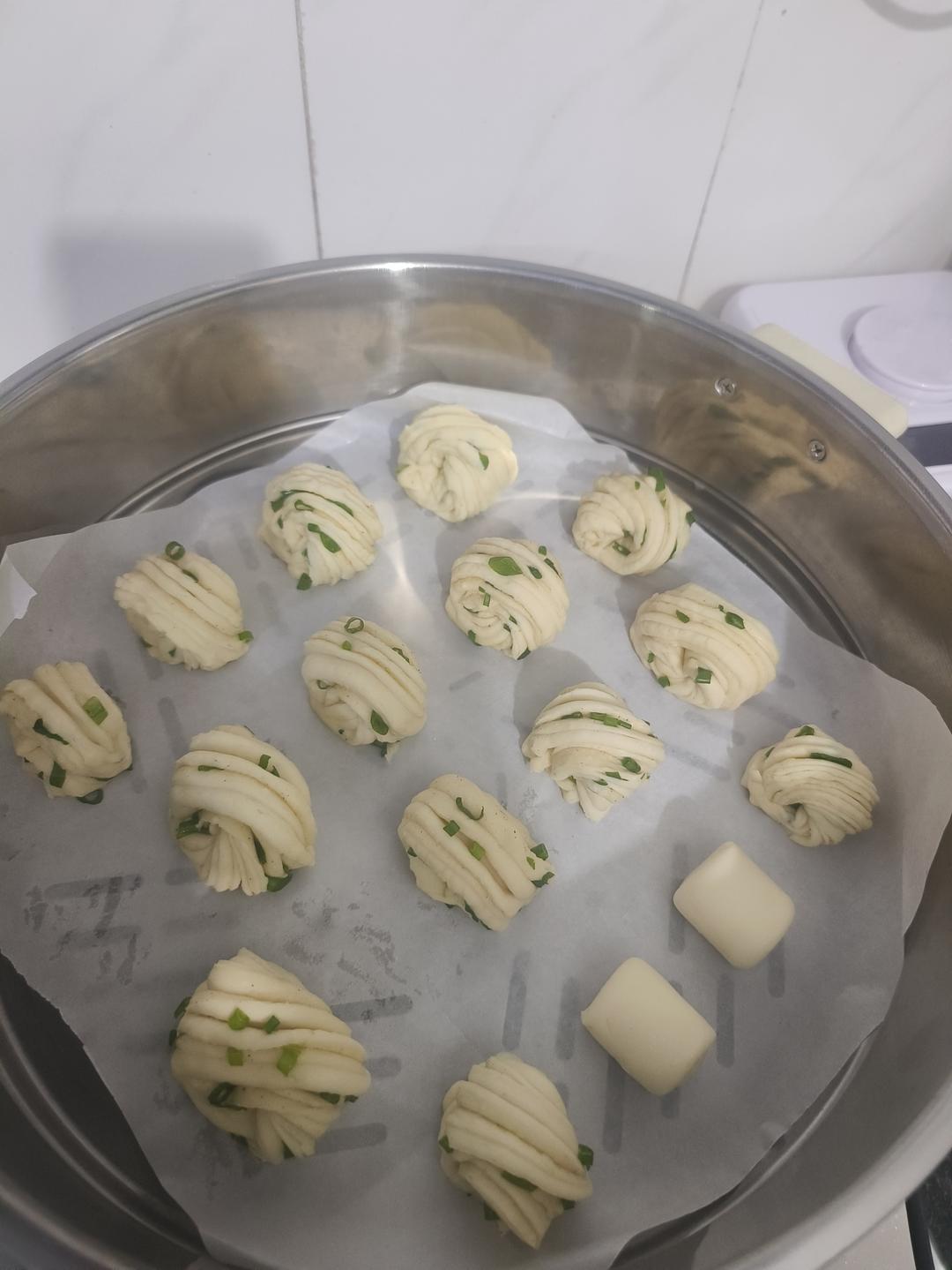 葱油花卷，一根筷子卷出漂亮的造型