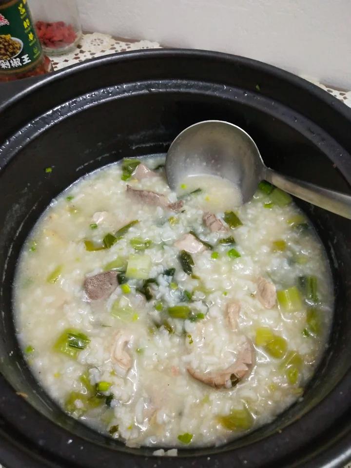 十五分钟快手之香滑皮蛋瘦肉粥(附五分钟电饭煲电压力锅更快捷方法)