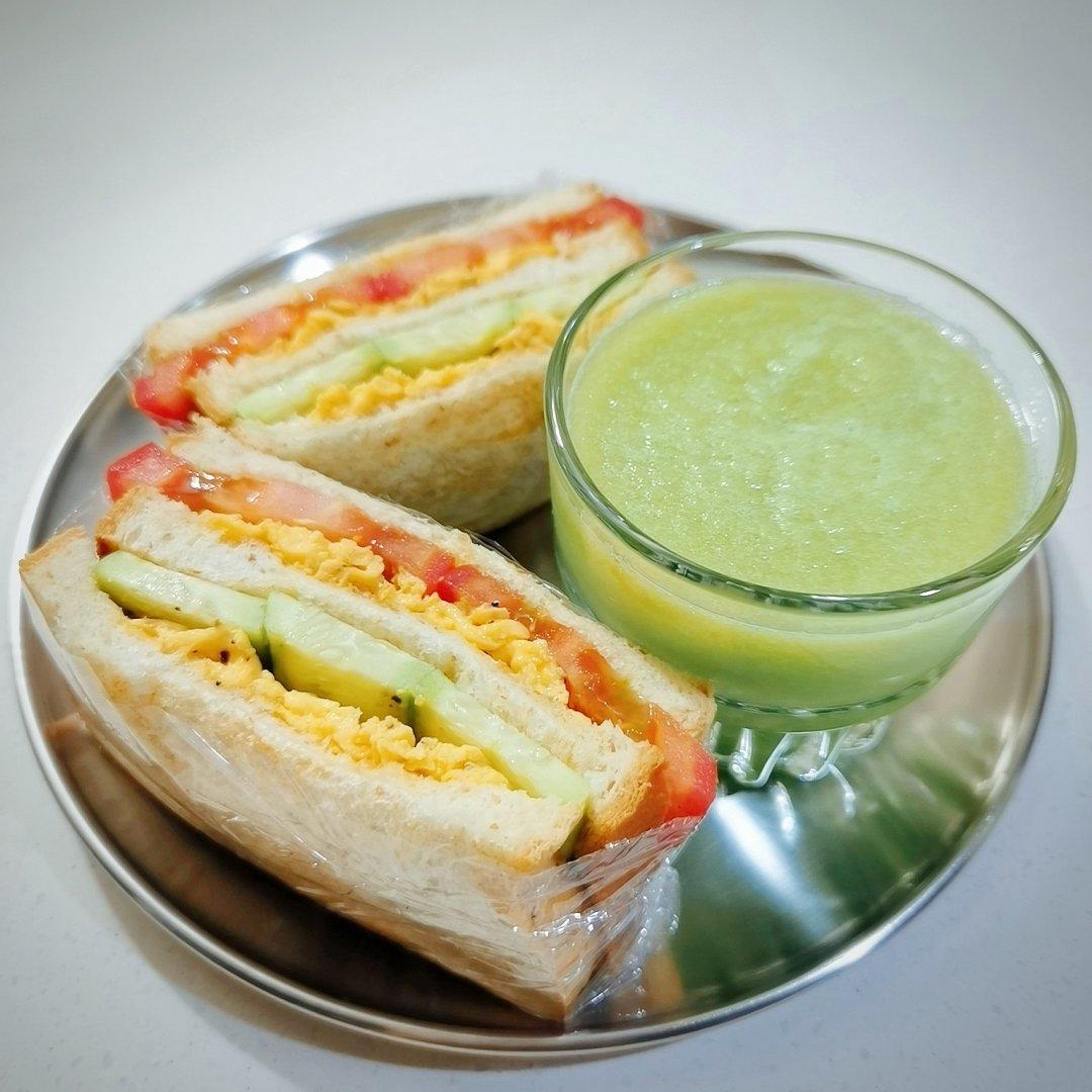 lily317lily做的早餐三明治