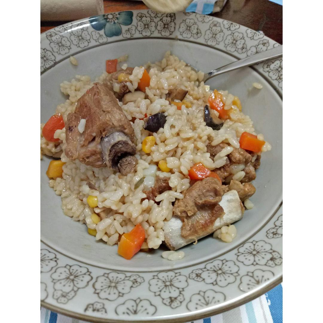 喷香排骨焖饭（爆好吃）