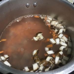 胡萝卜香菇瘦肉粥（宝宝辅食）的做法 步骤5