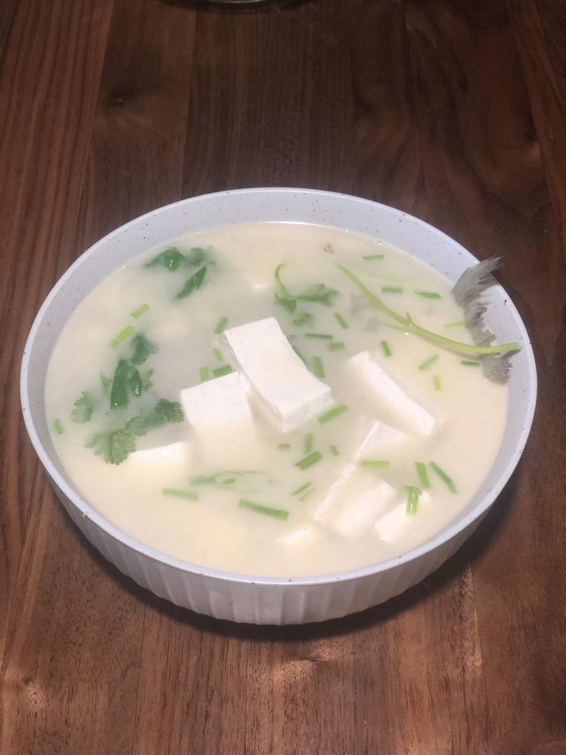 鲫鱼豆腐汤