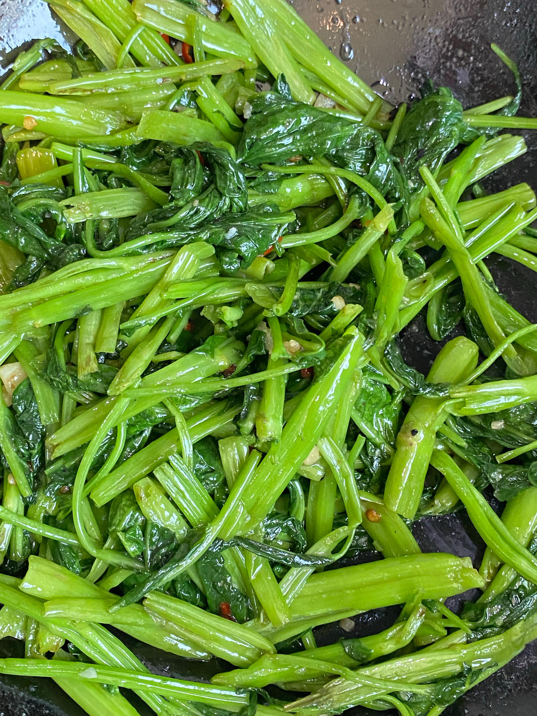 今年才知道，原來粗的空心菜要這么炒！的做法 步驟9