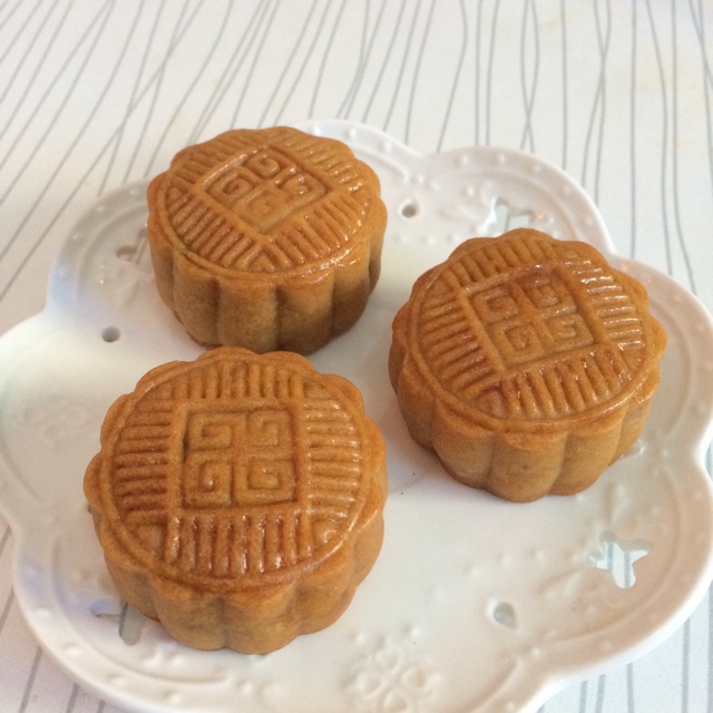 广式月饼——蛋黄莲蓉月饼