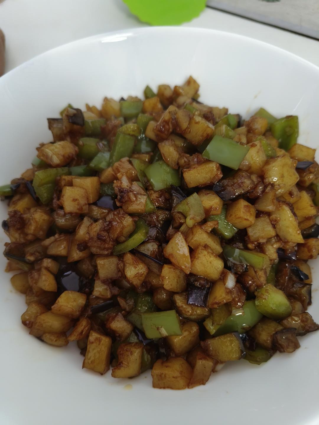 地三鲜（茄子，土豆，青椒）