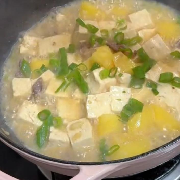 椒盐土豆饼  椒盐鸡翅   椒盐排骨  豆腐炖土豆  椒盐里脊  海带豆腐炖土豆的做法 步骤9