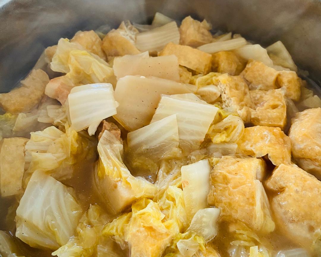 猪肉白菜油豆腐锅