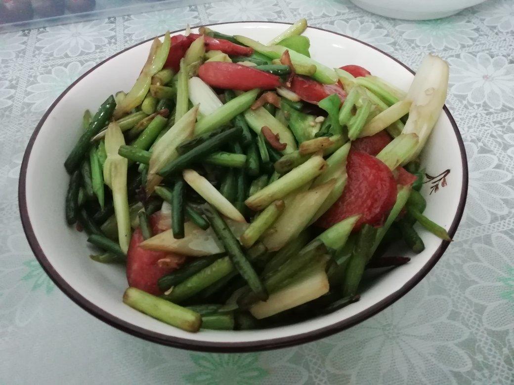 西芹蒜苔炒腊肉