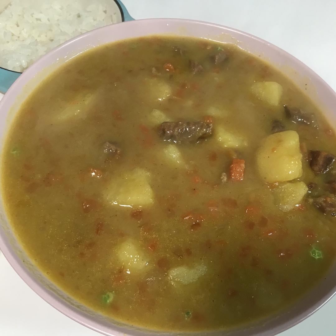 Mr董的招牌咖喱牛肉饭