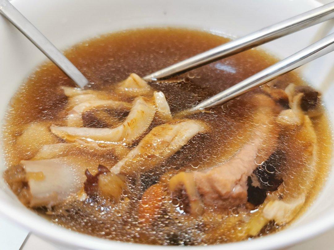 滋补花胶排骨汤
