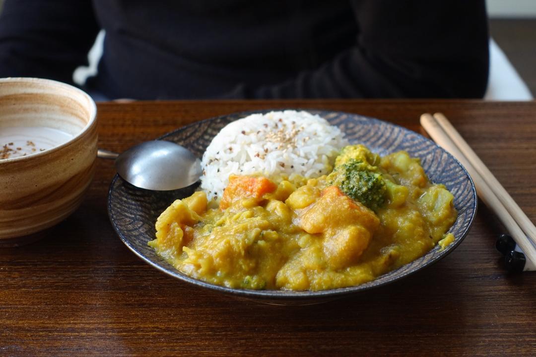 居有花食有甜