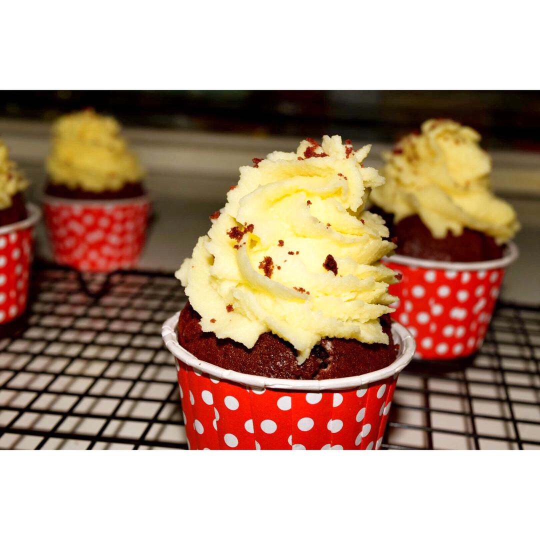 传统红丝绒杯子蛋糕（极软无泡打粉）Red velvet cupcake