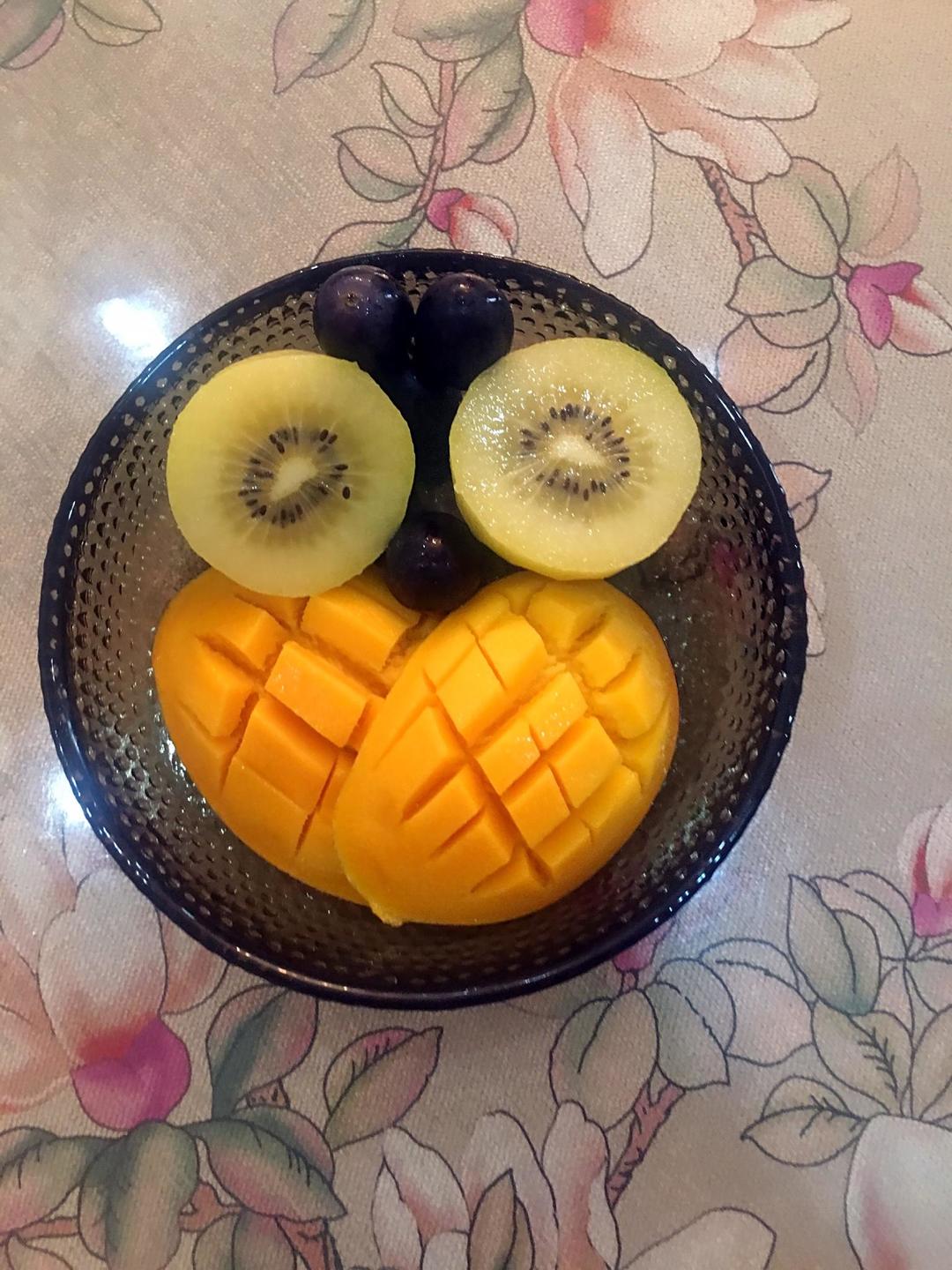 猫头鹰水果拼盘的做法