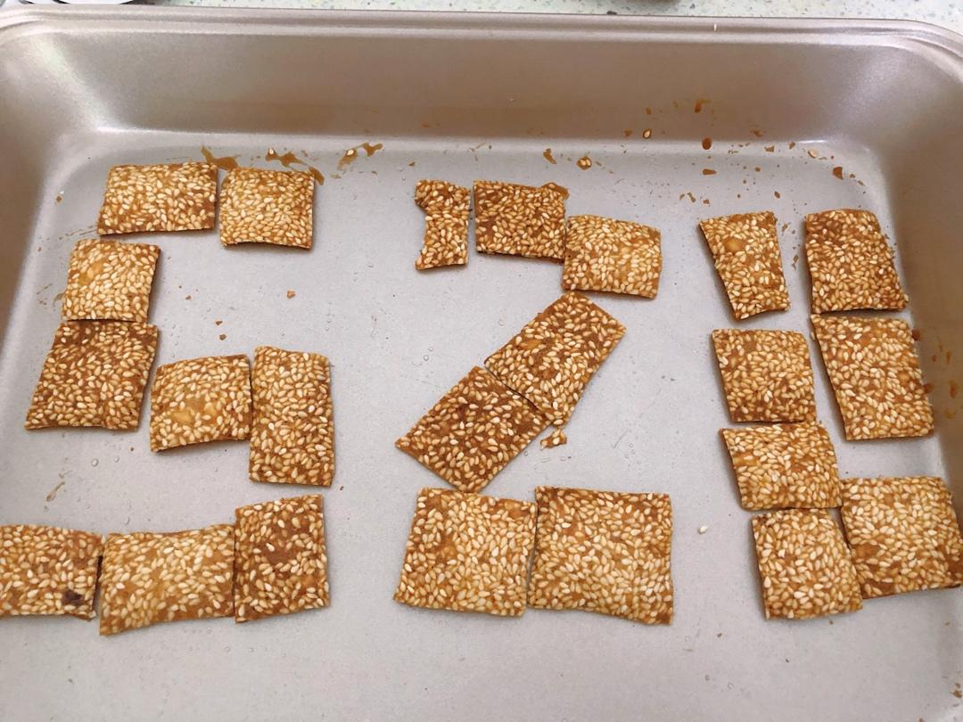 小时候的味道 — 芝麻鸡蛋薄脆饼干
