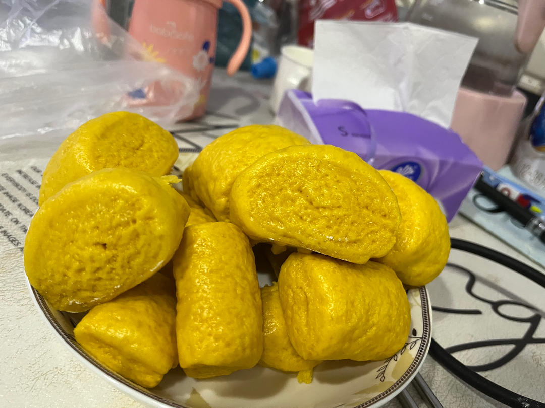 南瓜千层馒头，不加一滴水和糖，这样做暄软香甜，可以一层一层撕着吃（养胃）