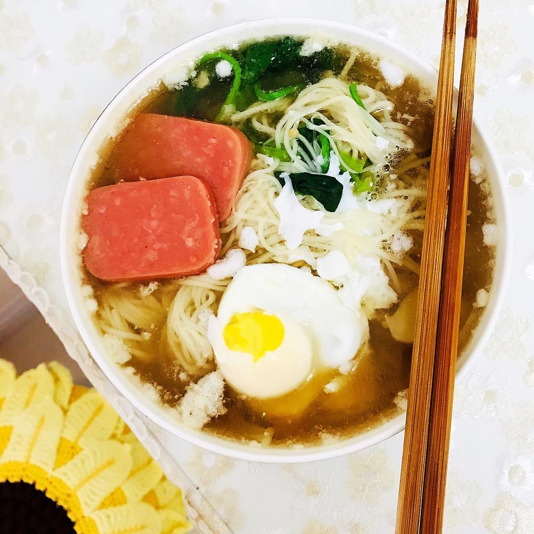 最美不过那碗阳春面