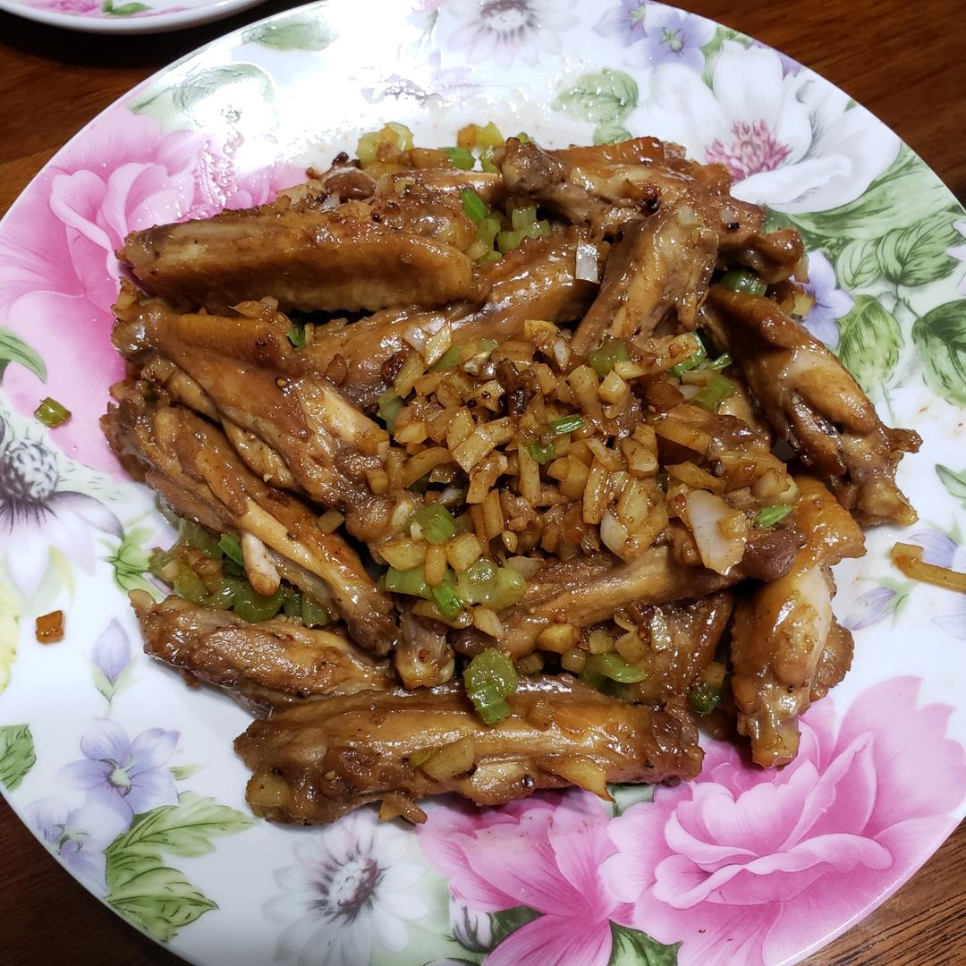 蒜香鸡翅，这才是鸡翅最好吃的做法