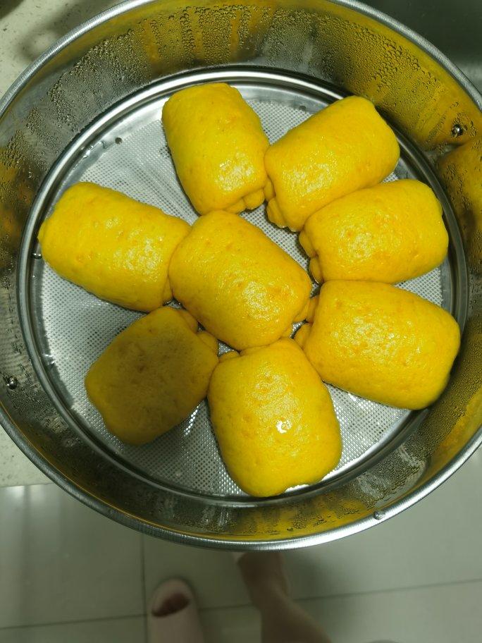 新手也可以--详解如何做出人见人爱、金黄的南瓜馒头