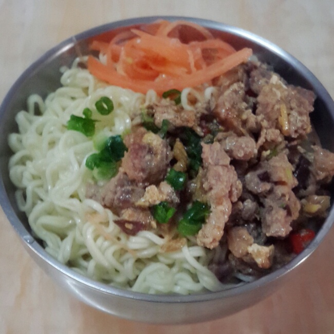 葱油肉酱面