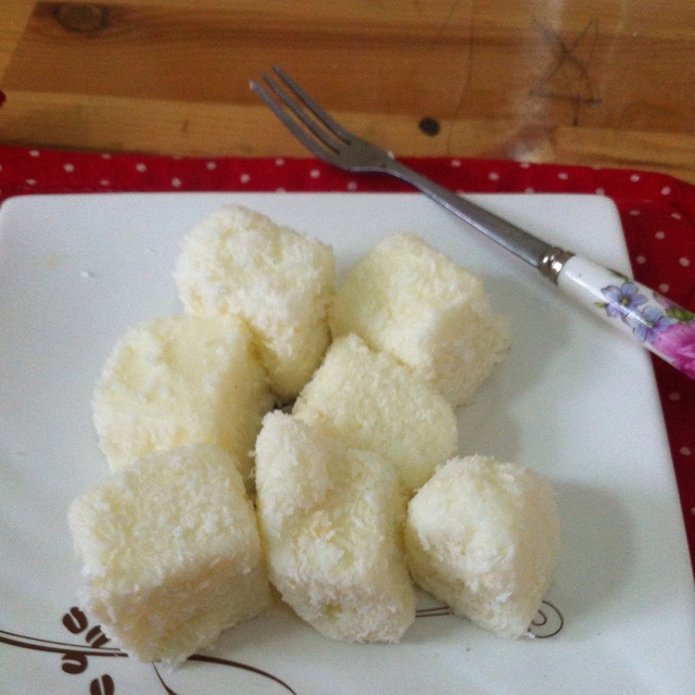 完胜85度C牛奶椰丝小方