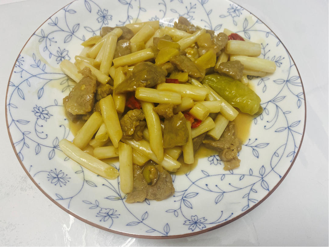 酸辣藕带炒牛肉