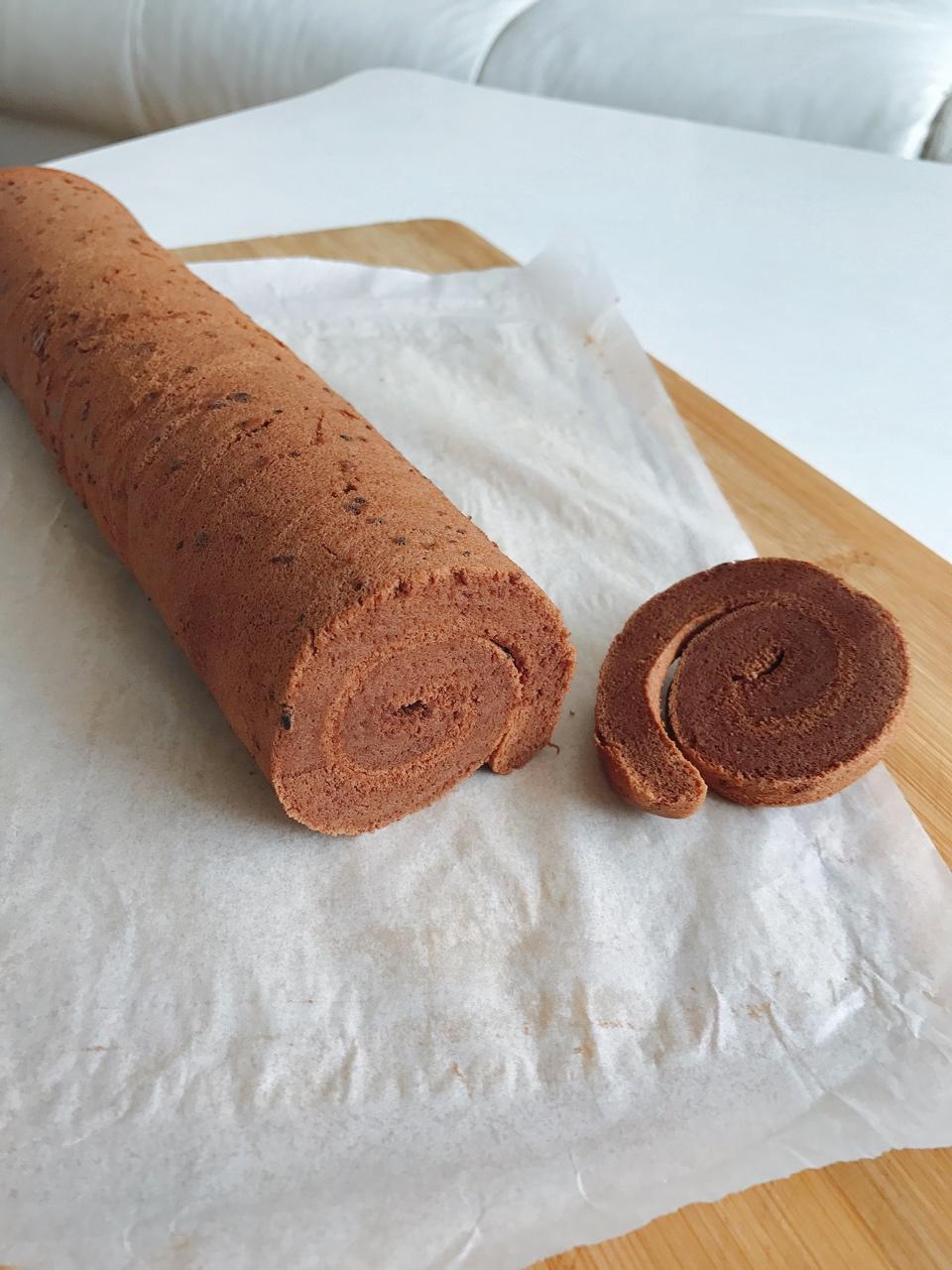 超浓郁卷不裂的巧克力蛋糕卷