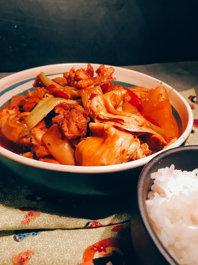 三碗米饭不下桌的鸡公煲