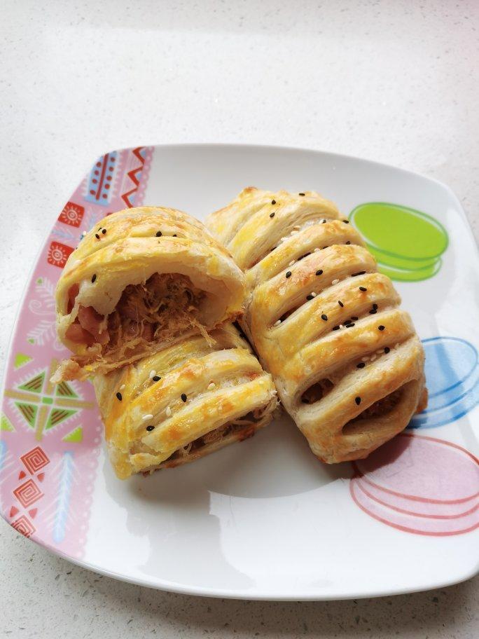 手抓饼新吃法🔥假装吃面包❗️毛毛虫肉松卷