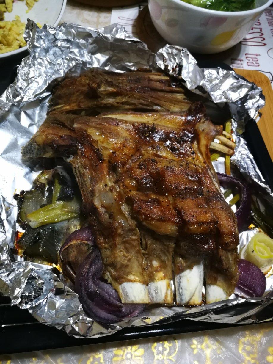 酥香烤羊排