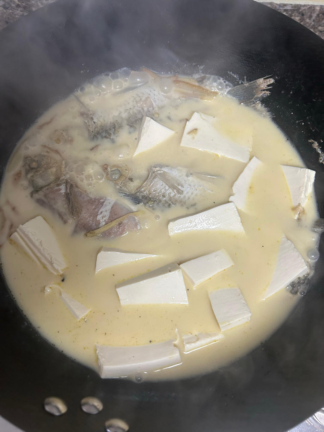 鲫鱼汤(鲫鱼豆腐汤)