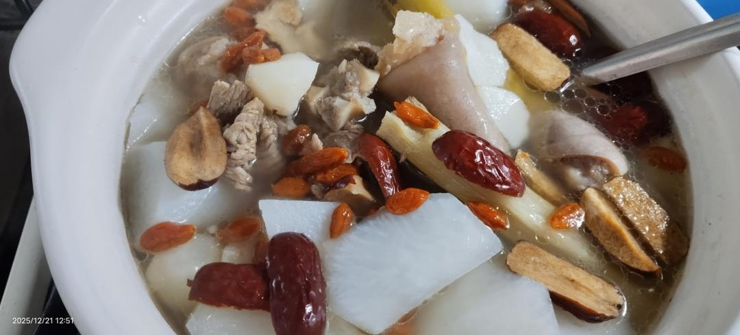 广东式清甜羊肉汤